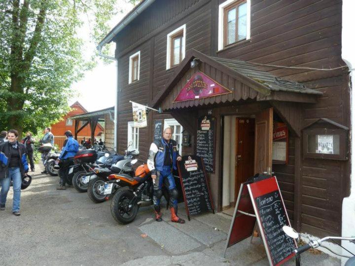 Drevenka Hotel Provodin Eksteriør billede